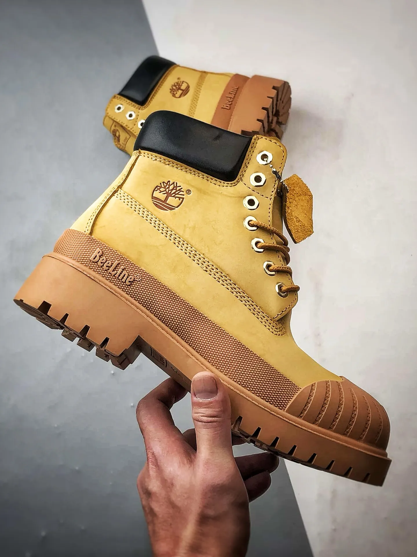 💰400 Timberland Timberland/Timberland Premium series simple and comfortable thick-soled Martin boots, frosted waterproof cowhide upper, Guangdong factory quality, trendy hot style, new process upgrade, original last type, export trade order, original box and original packaging, with anti-odor and anti-corrosion high elastic honeycomb latex insole to give you a perfect wearing experience. Item number: 52145 Size: 35 36 37 38 39 40 41 42 43 44 45 (standard code)
